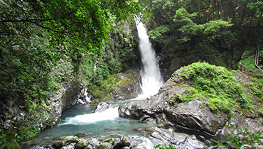 七滝の最上流　釜滝